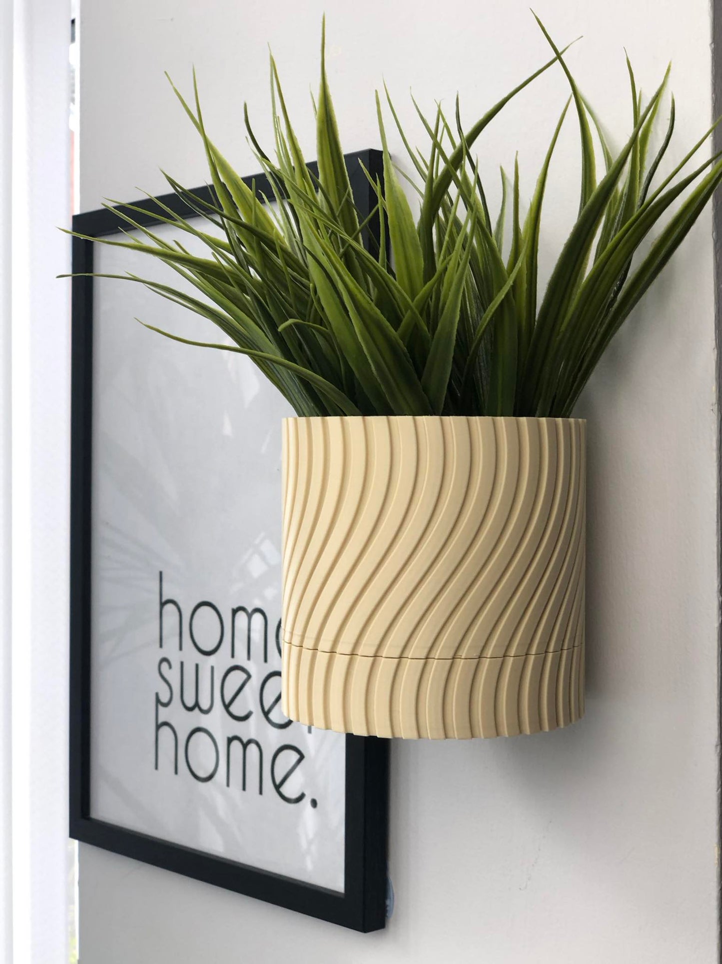 Clara Planter