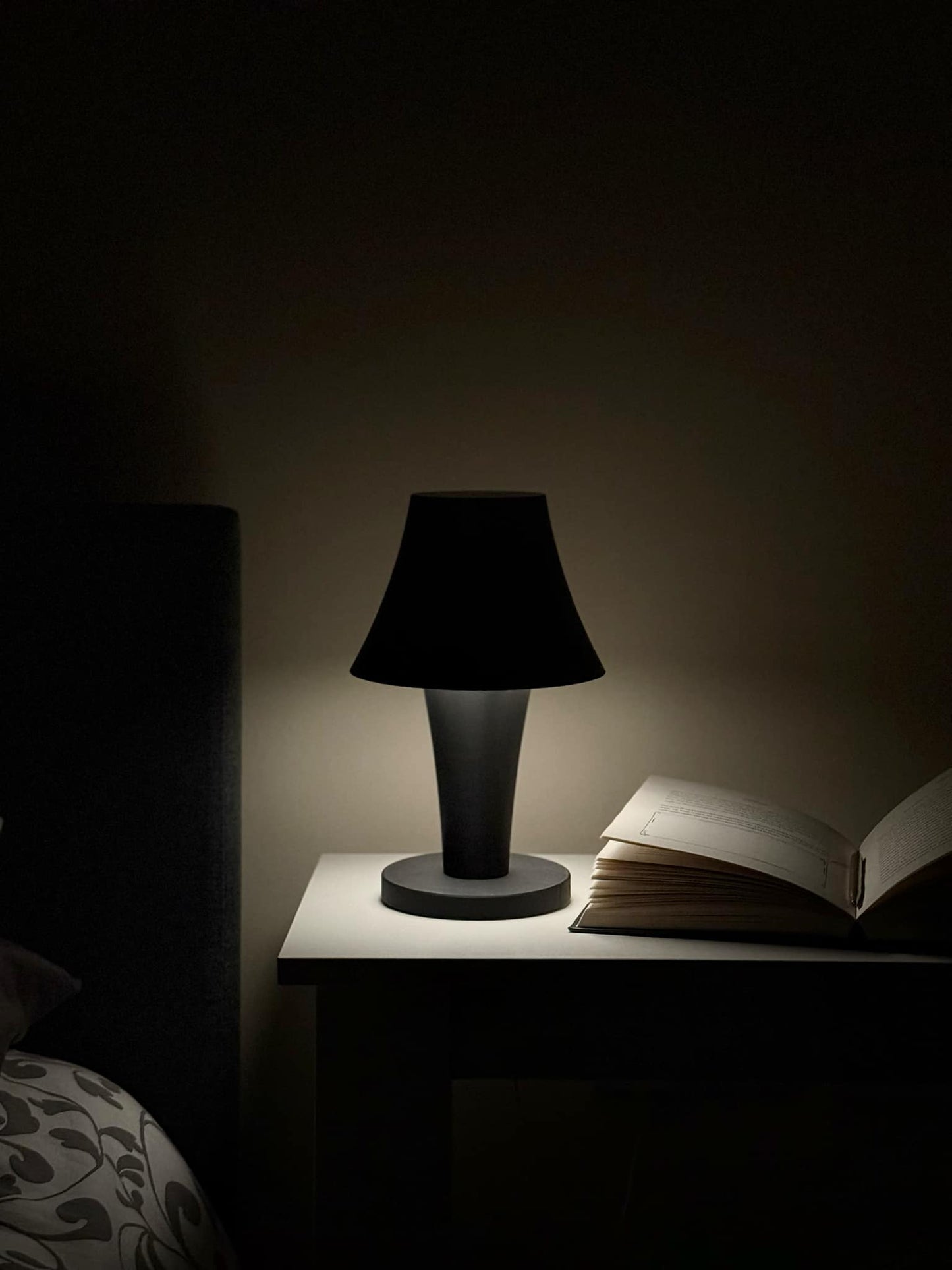 Glowen Table Lamp
